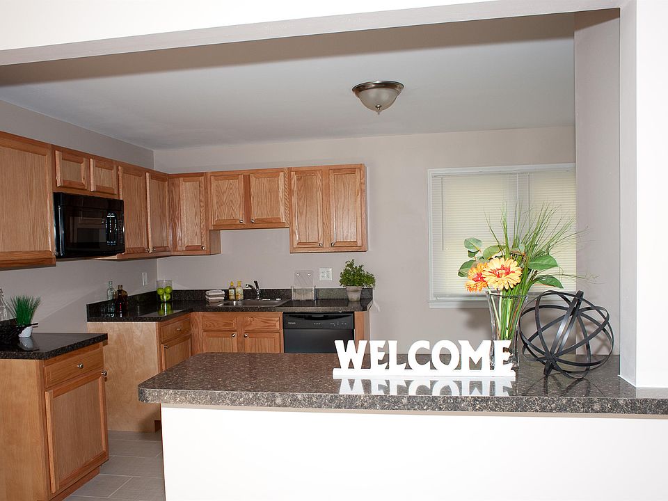 1st image of 331 Radcliff St