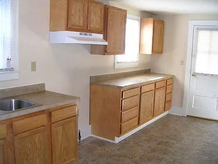 3 bed, 2.5 bath, 1201 sqft, $1,295 — Photo 3