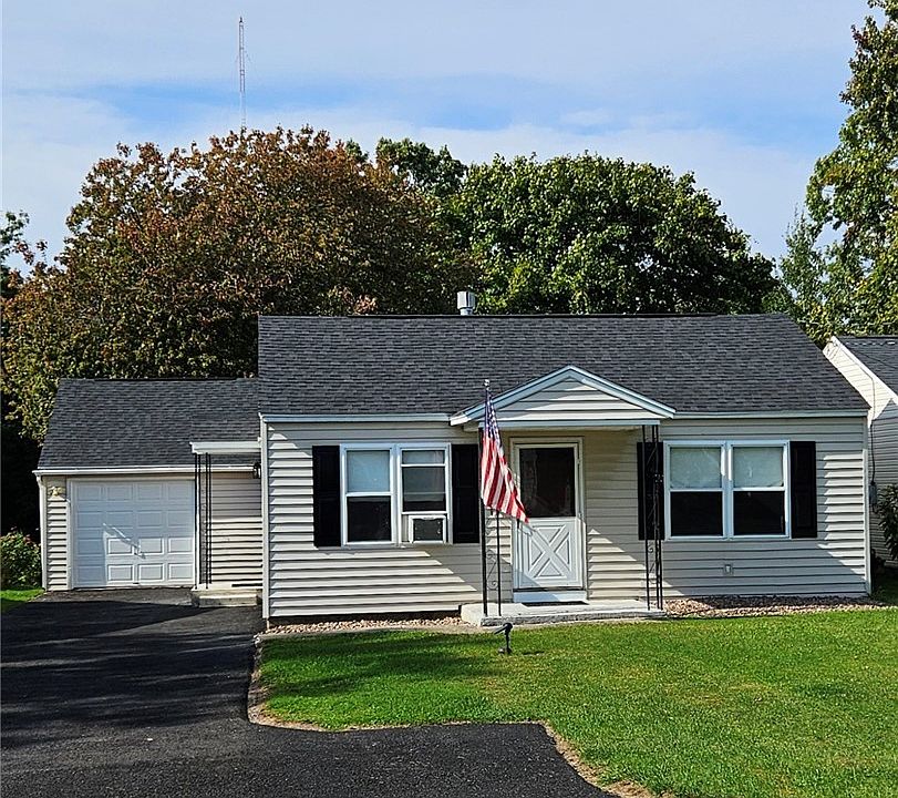 1st image of 121 Frederick Dr