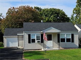 121 Frederick Dr, Liverpool, NY 13088