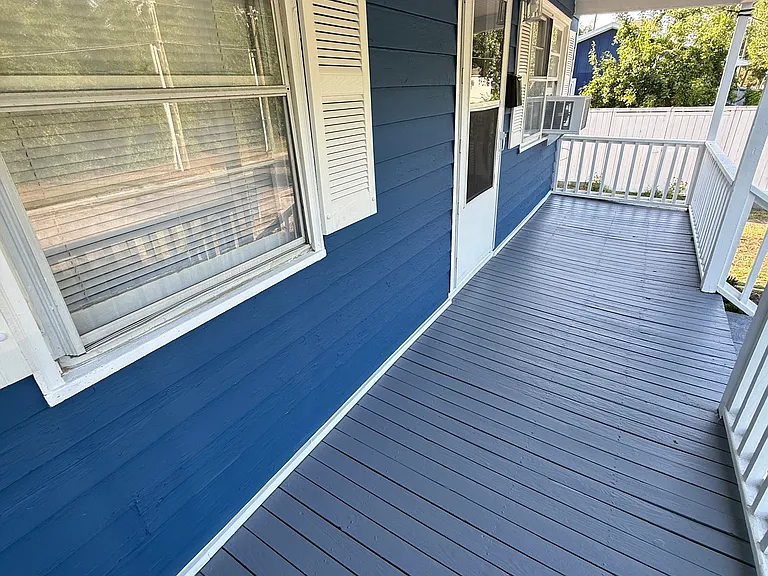 208 S 9th - porch view