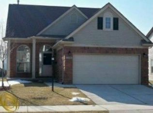 11489 Dyar St, Hamtramck, MI 48212