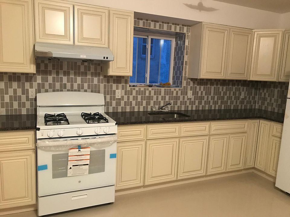 2nd image of 3553 98th St