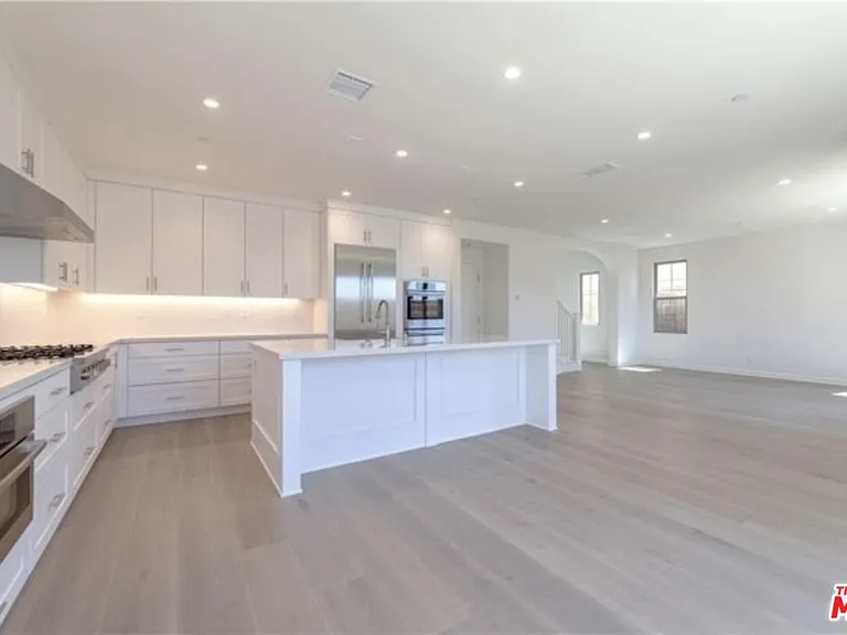 113 Escala — Photo 8