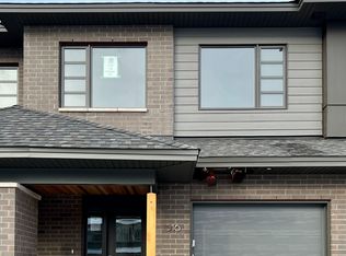 516 Borbridge Ave, Ottawa, ON K4M 0H9