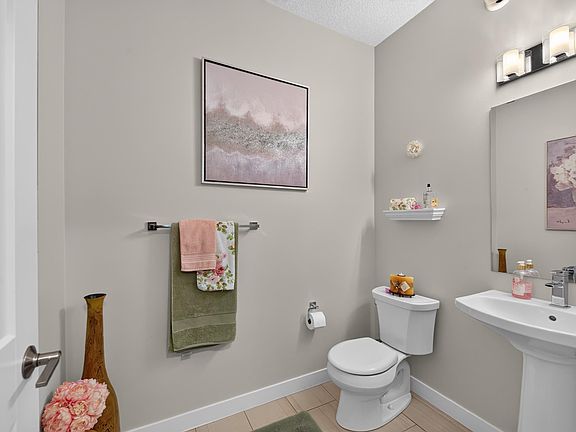 5th image of 14 Sunbury Pl