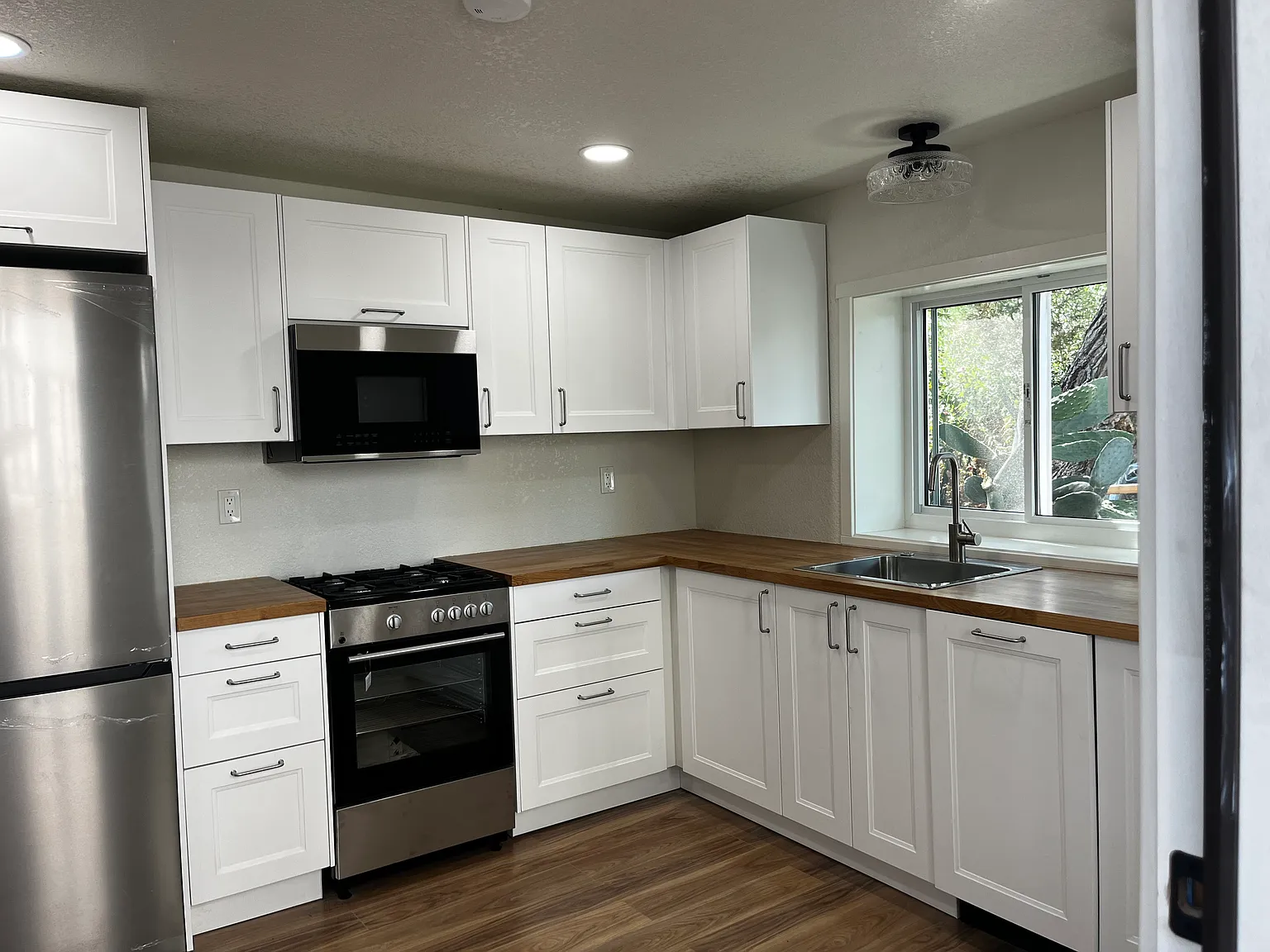 1 bed, 400 sqft, $1,750 — Photo 3