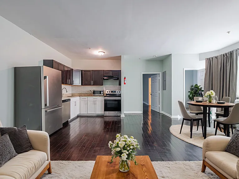 1405 Howard Rd SE #B — Photo 2