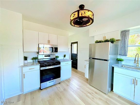 5th image of 3701 Marlamont Way