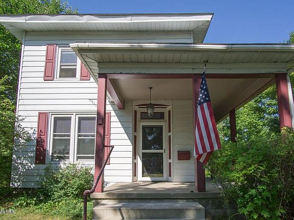 2nd image of 309 Rose Ave