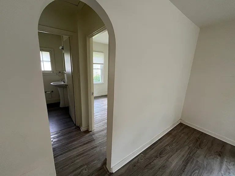 310 N Bennett St — Photo 5