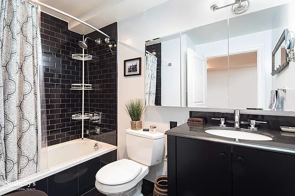 Sold by Sotheby's International Realty | media 5