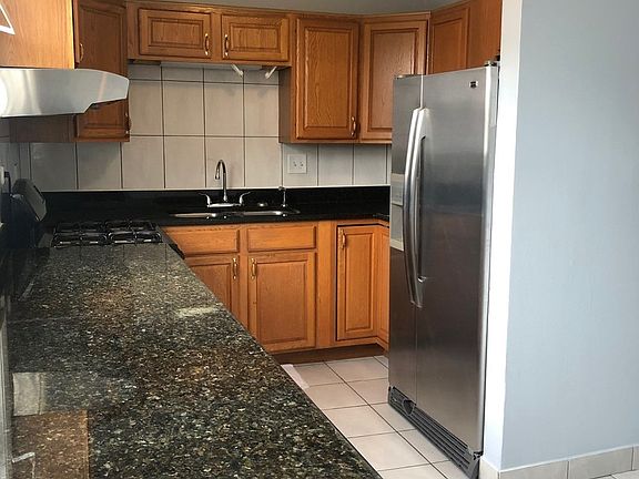 2nd image of 1329 Highland Dr APT B