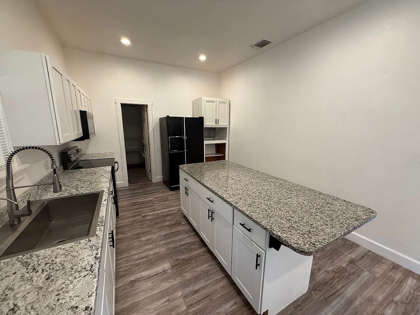 New On Market — Photo 2