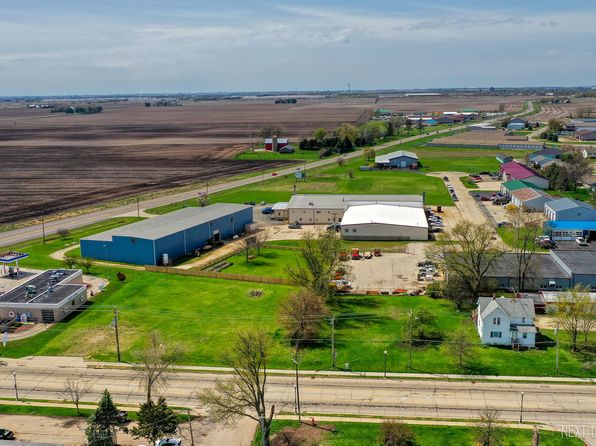 269 S Somonauk Rd, Cortland, IL 60112
