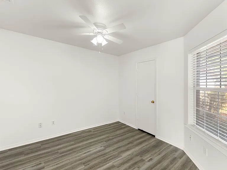 3709 Martha Ln — Photo 20