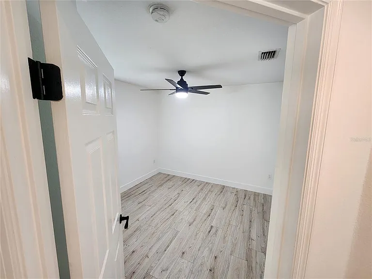 5704 Grindstone Loop — Photo 10