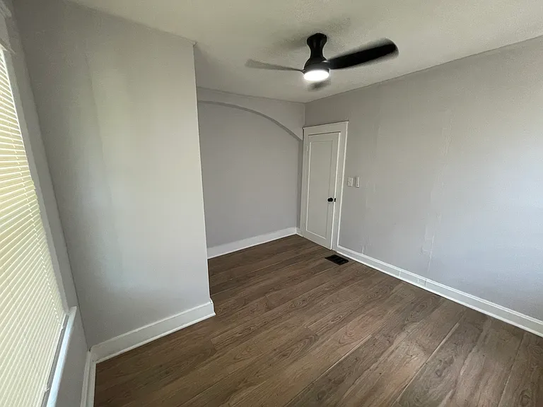 1308 S Northern Blvd — Photo 15
