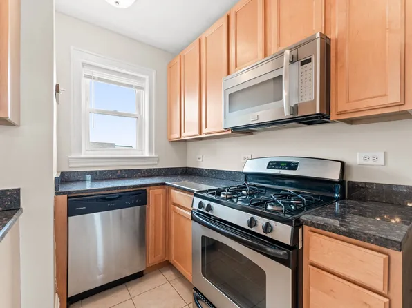 3608 W Dickens Ave APT 1, Chicago, IL 60647