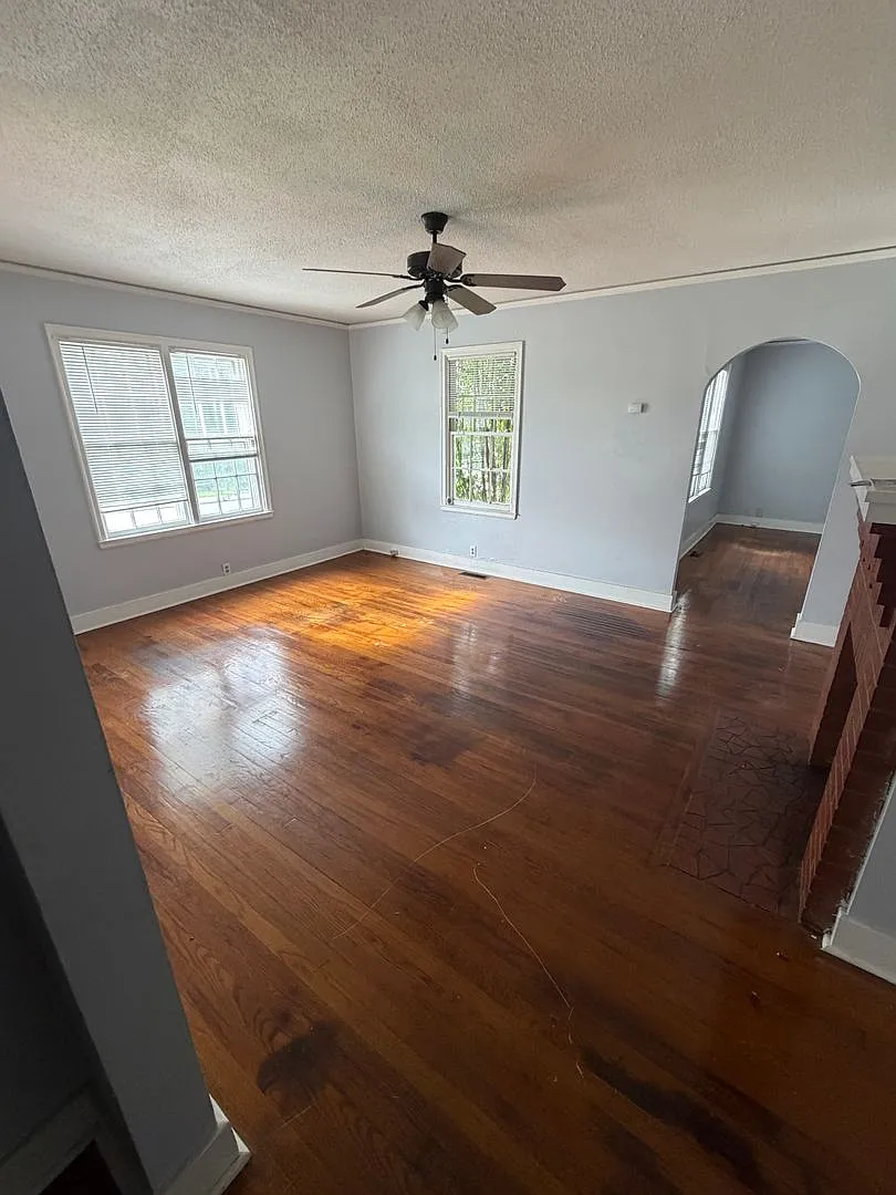 1743 Kissingbower Rd. — Photo 3