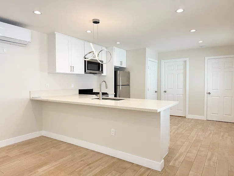 9027 Lindley Ave — Photo 7