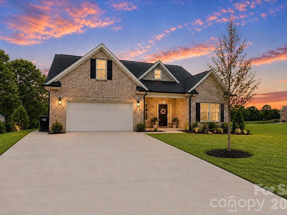 1st image of 1005 Piper Meadows Dr