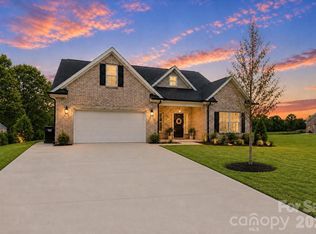 1005 Piper Meadows Dr, Waxhaw, NC 28173