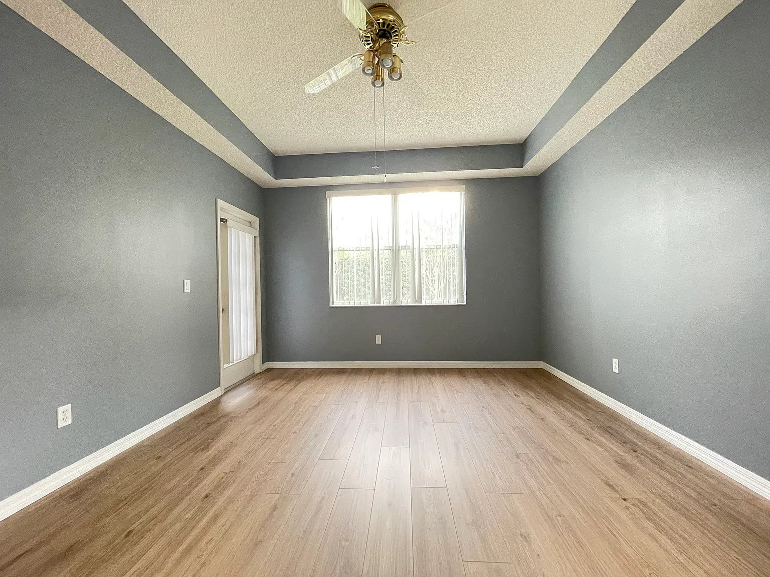 4 bed, 1966 sqft, $2,850 — Photo 4
