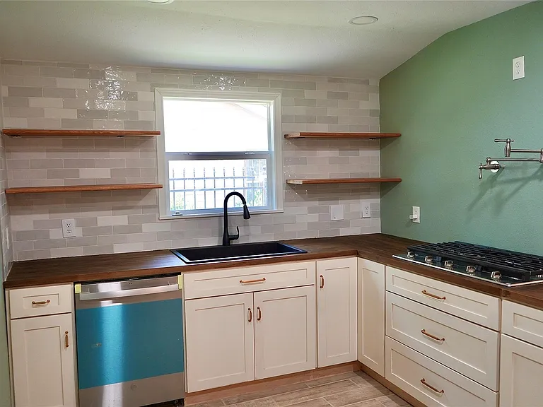 7328 Oak Hill Dr — Photo 4