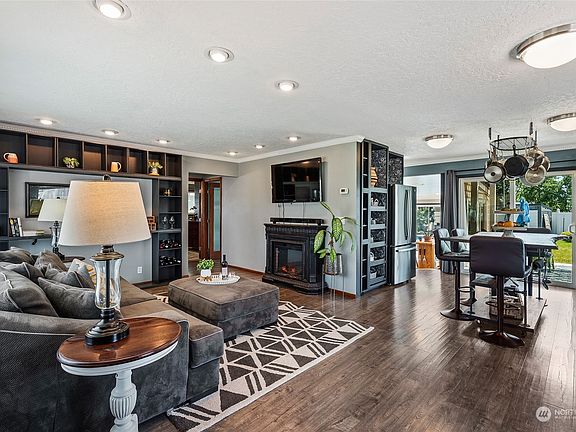 4th image of 2056 Lark Drive