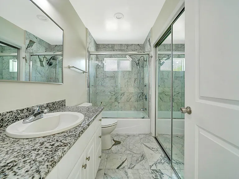 10951 Whitegate Ave — Photo 32