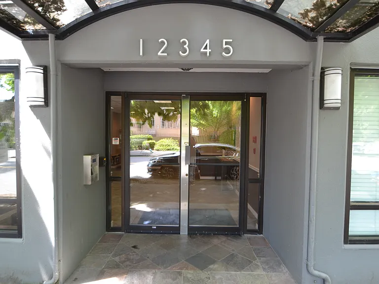 12345 Roosevelt Way NE #401 — Photo 3