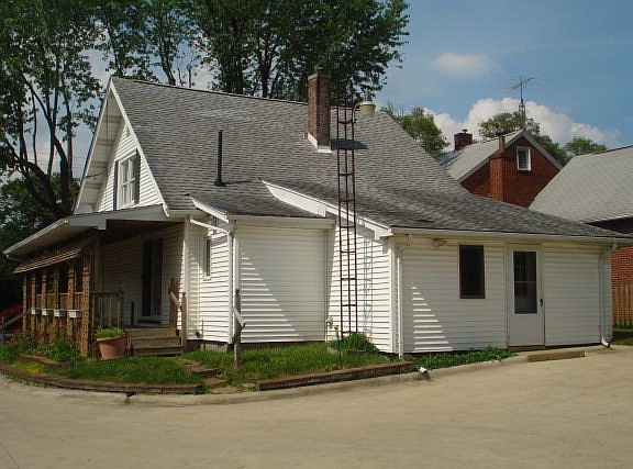 2nd image of 1260 Park Ave E