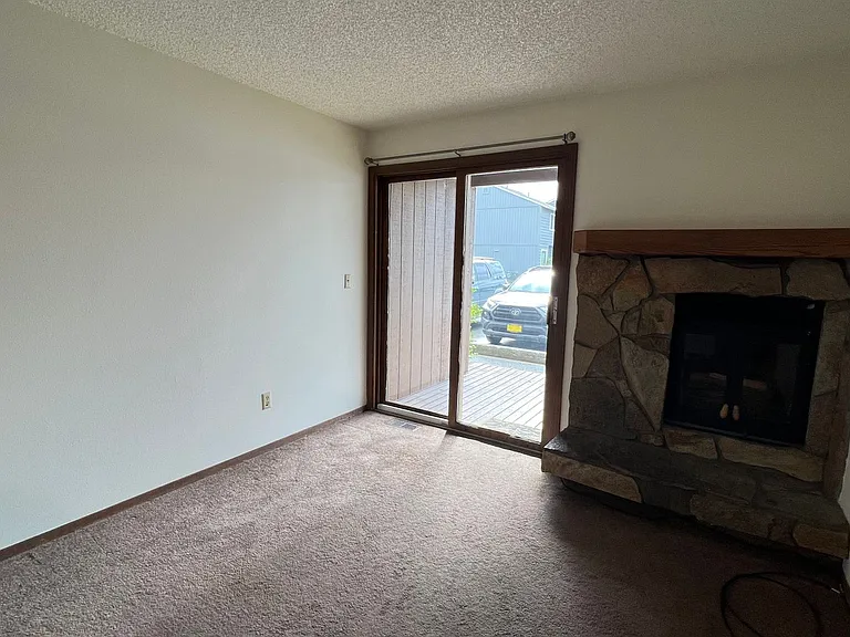 2200 Minerva Way #B8 — Photo 1