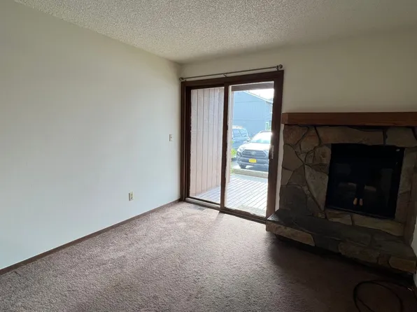 2200 Minerva Way Unit B8, Anchorage, AK 99515