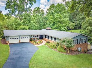 828 Birchcrest Dr, Statesville, NC 28677