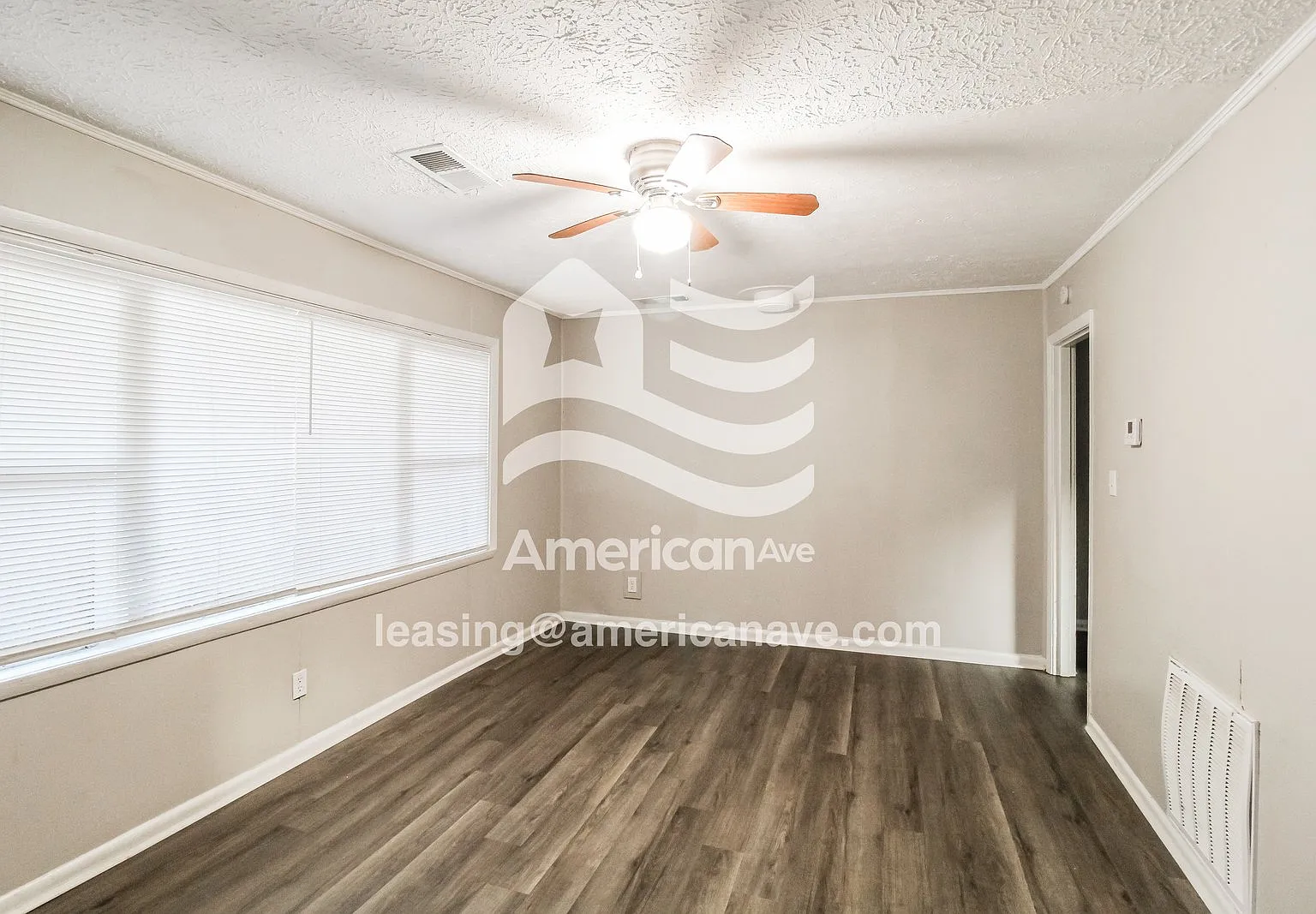 3 bed, 2.0 bath, 1101 sqft, $1,058 — Photo 2