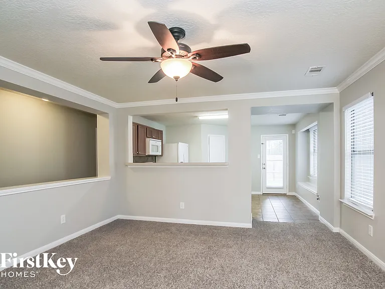 3043 Legends York Dr — Photo 3