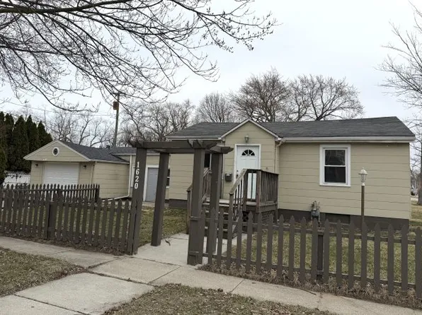 1620 14th St, Pt Huron, MI 48060