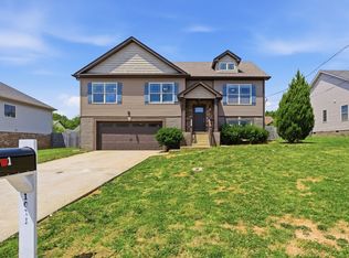 1011 Sunrise Dr, Clarksville, TN 37042