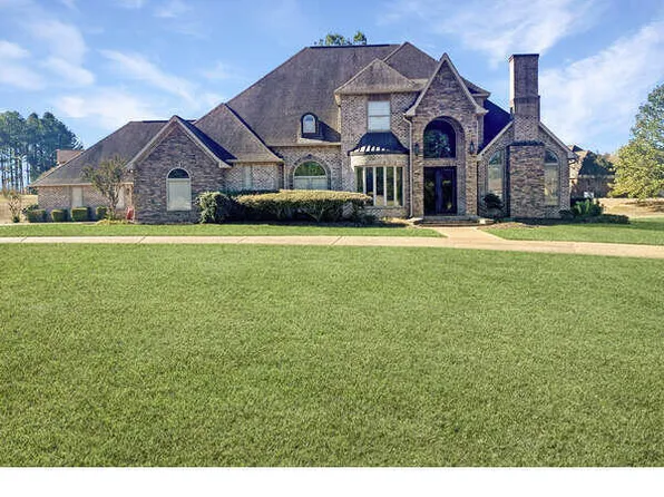 125 Levon Owens Rd, Raymond, MS 39154