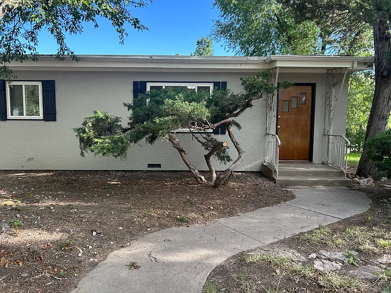819 E Hills Rd — Photo 2