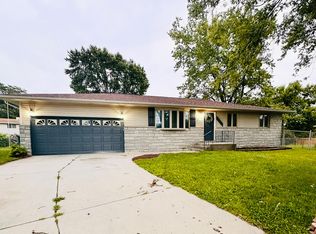 7931 Marshall Pl, Merrillville, IN 46410