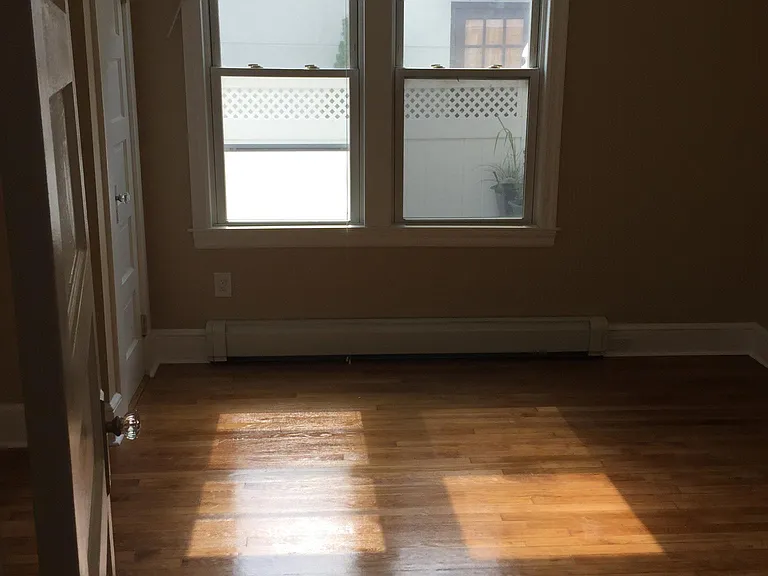 129 Glen Head Rd #1B — Photo 3