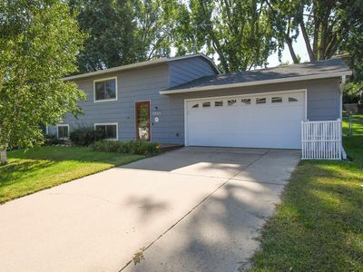 2005 E Tracy Ln, Sioux Falls, SD, 57103