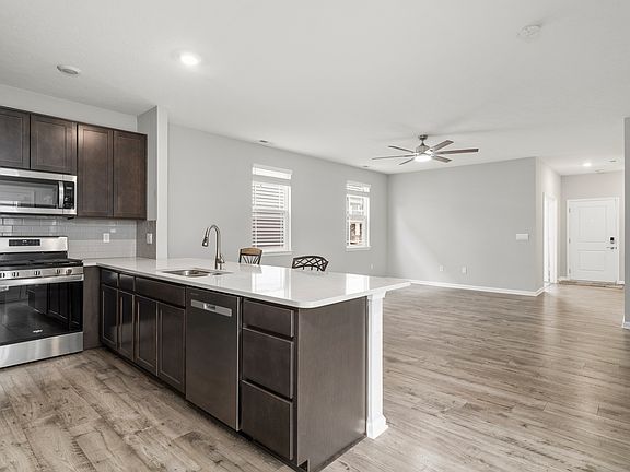 4th image of 2732 Lamar Dr