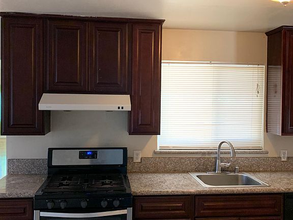 5th image of 1327 W Benjamin Holt Dr