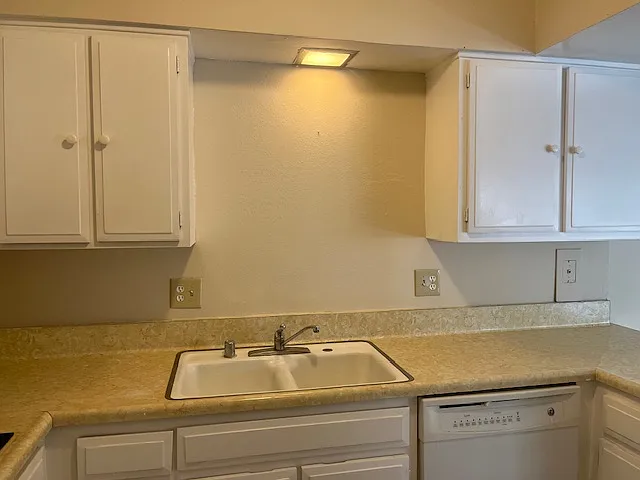 471 W Duarte Rd #103 — Photo 15