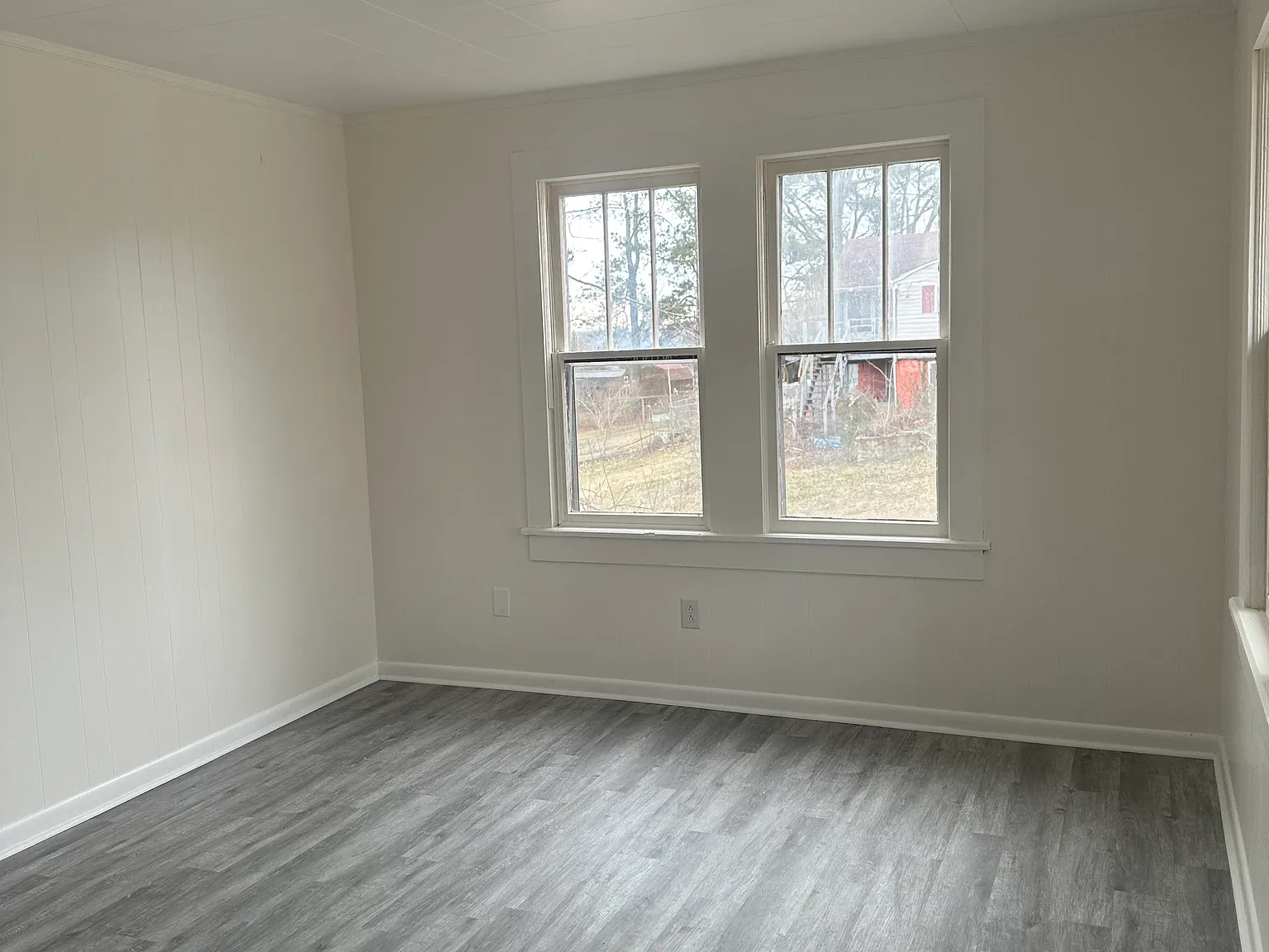 703 Jacobs Ave — Photo 2