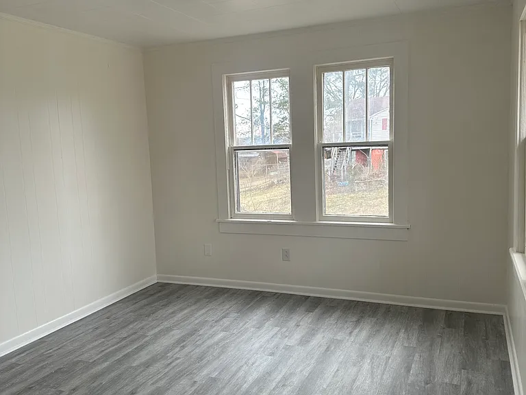 703 Jacobs Ave — Photo 2